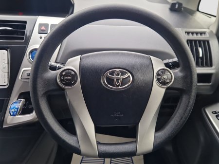 2013 Toyota Prius - photo 16