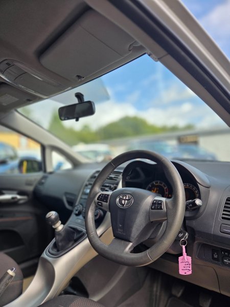 2011 Toyota Auris - photo 13