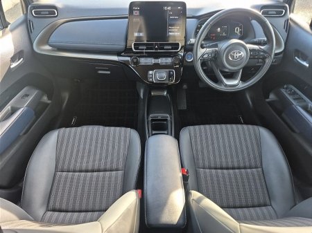 2023 Toyota Aqua - photo 2