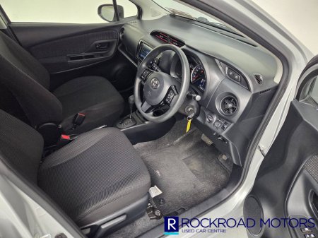 2018 Toyota Vitz - photo 9