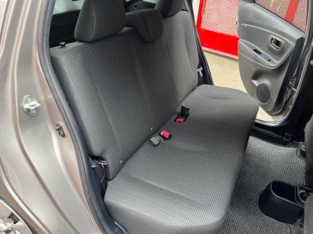 2019 Toyota Vitz - photo 22