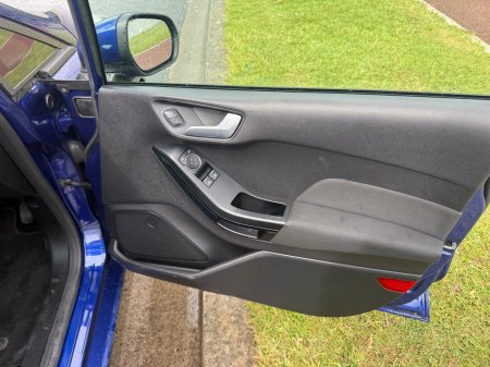 2018 Ford Fiesta - photo 22
