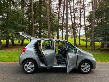 2010 Toyota Yaris - photo 25