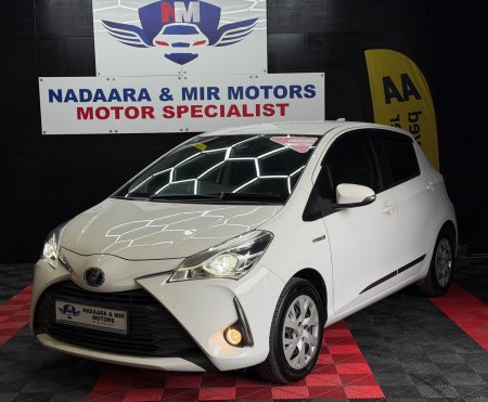 2017 Toyota Vitz - photo 16