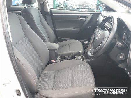 2017 Toyota Corolla - photo 21