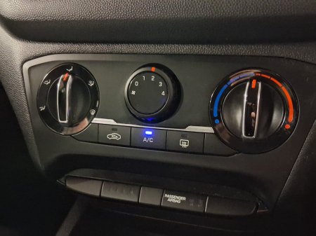 2016 Hyundai i20 - photo 13