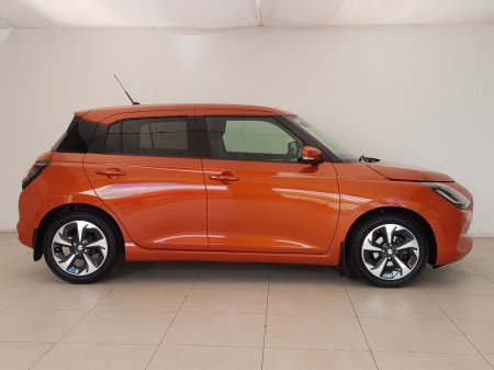 2024 Suzuki Swift - photo 2