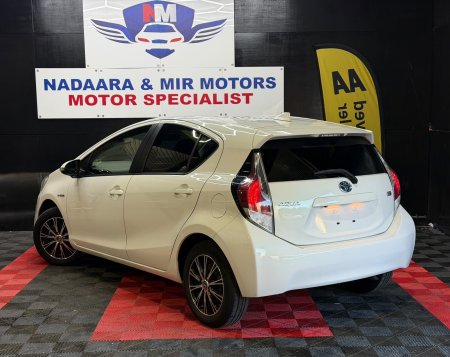 2015 Toyota Aqua - photo 12