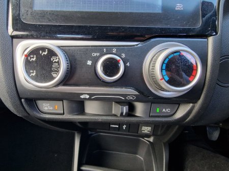 2016 Honda Jazz - photo 23