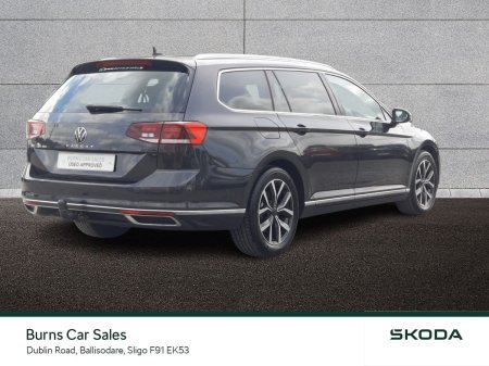 2022 Volkswagen Passat - photo 3
