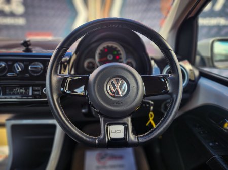 2015 Volkswagen up! - photo 28