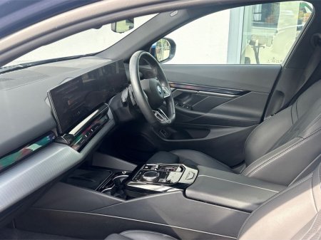 2024 BMW 5-Series - photo 6
