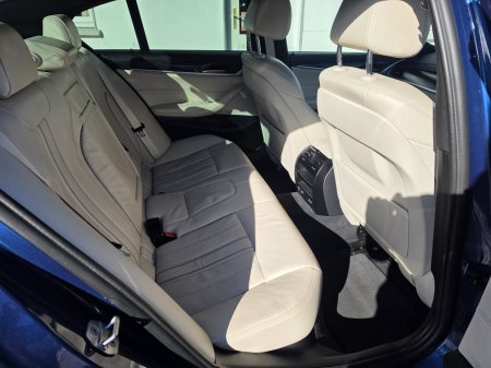 2022 BMW 5-Series - photo 10
