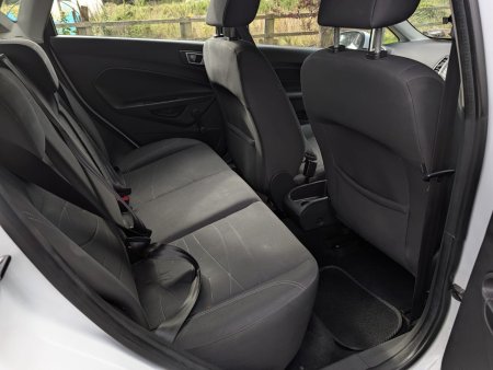 2016 Ford Fiesta - photo 6