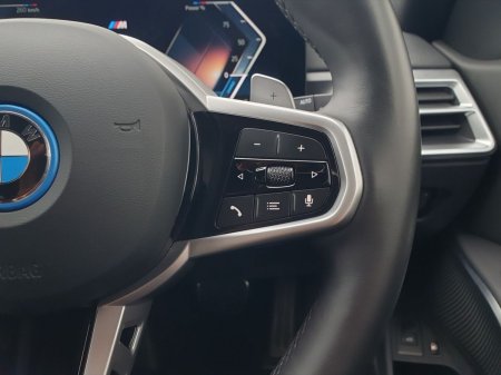 2025 BMW 3-Series - photo 18