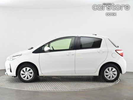 2019 Toyota Vitz - photo 6