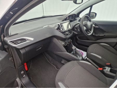 2017 Peugeot 208 - photo 17
