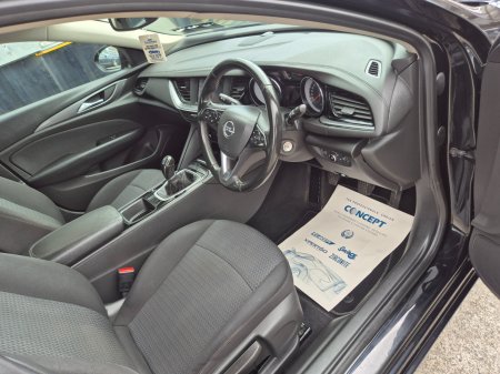 2022 Opel Insignia - photo 12