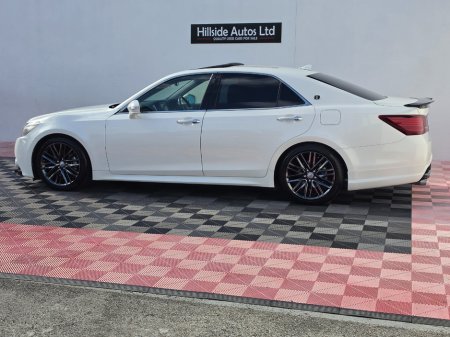 2015 Toyota Crown - photo 5