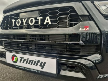 2024 Toyota Hilux - photo 11