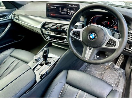 2022 BMW 5-Series - photo 11