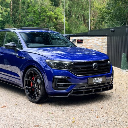 2023 Volkswagen Touareg - photo 2
