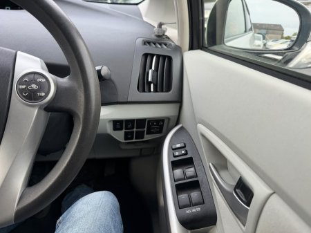 2014 Toyota Prius - photo 12