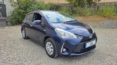 2018 Toyota Vitz - photo 2