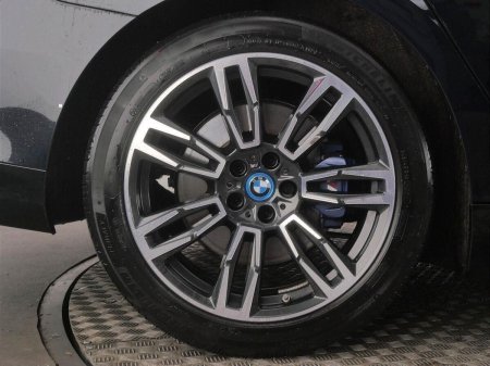2025 BMW 5-Series - photo 13