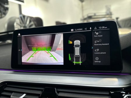 2022 BMW 5-Series - photo 23