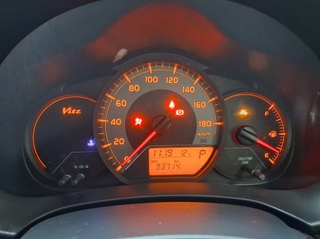 2016 Toyota Vitz - photo 15