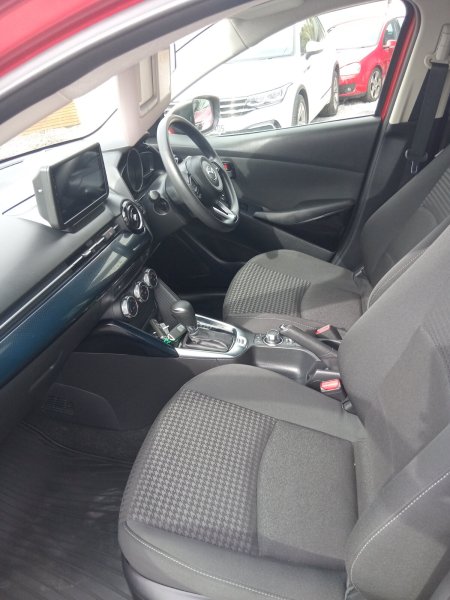 2017 Mazda Demio - photo 12