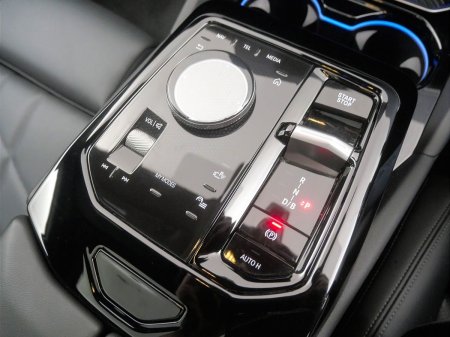 2025 BMW i5 - photo 10