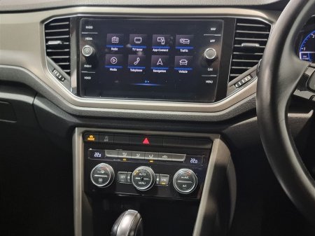 2021 Volkswagen T-Roc - photo 16