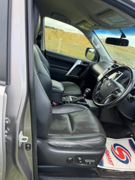 2018 Toyota Land Cruiser - photo 10