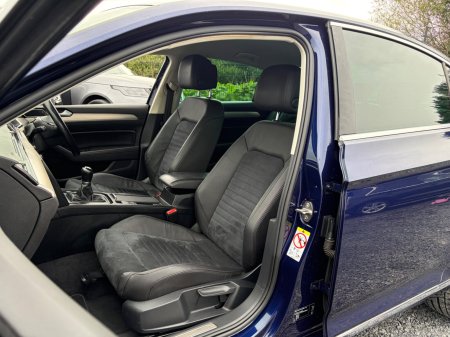 2019 Volkswagen Passat - photo 16