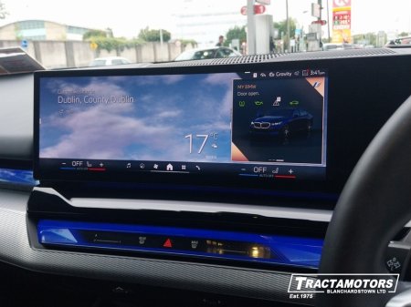 2025 BMW 5-Series - photo 15