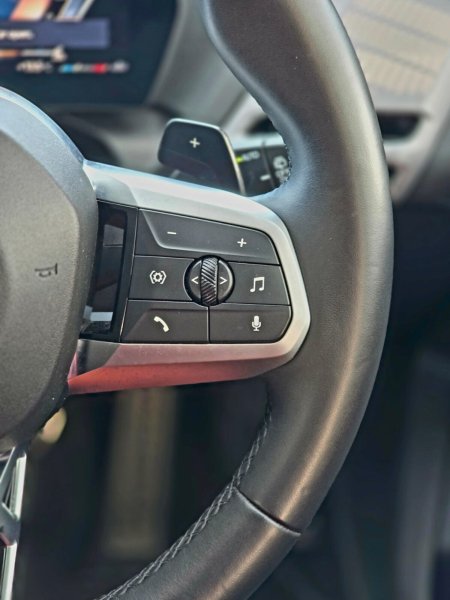 2025 BMW 1-Series - photo 21