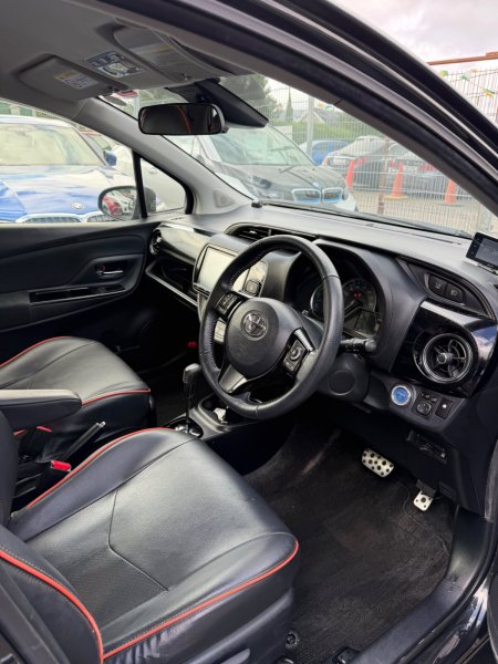 2017 Toyota Vitz - photo 7