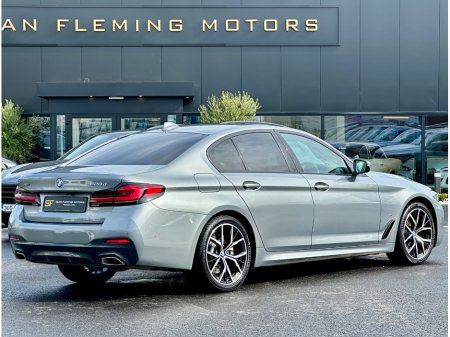 2023 BMW 5-Series - photo 2