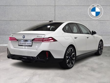 2024 BMW 5-Series - photo 24