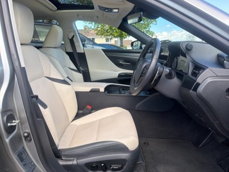 2025 Lexus ES - photo 6