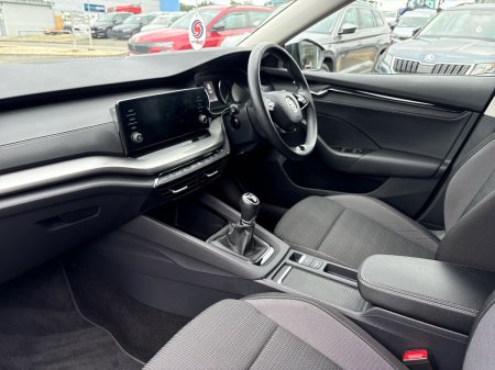 2023 Skoda Octavia - photo 2