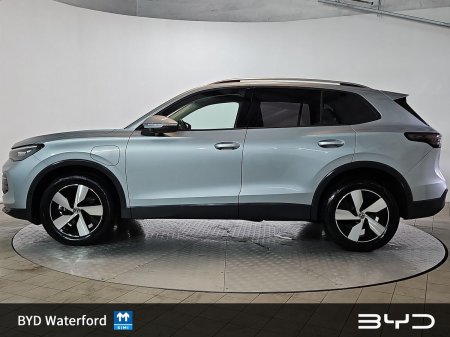 2025 Volkswagen Tiguan - photo 6