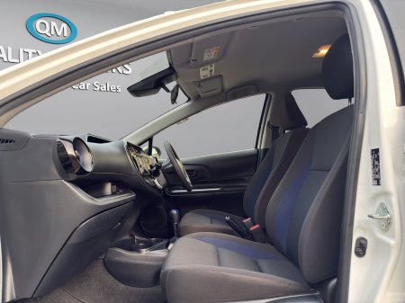 2020 Toyota Aqua - photo 16