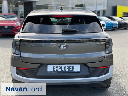 2027 Ford Explorer - photo 2