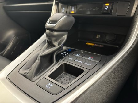 2025 Toyota RAV4 - photo 13