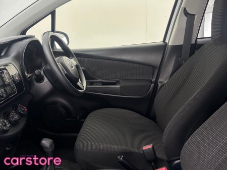 2019 Toyota Vitz - photo 12
