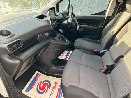 2020 Peugeot Partner - photo 19