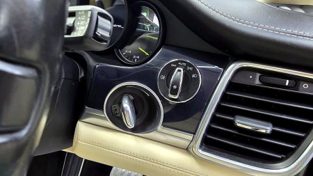 2016 Porsche Panamera - photo 17